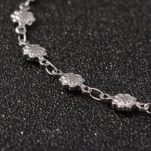 Pretty flower toggle bracelet, Strong Never tarnish stainless steel floral links - Picture 2 of 3